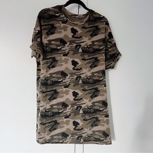 Superdown (by the way) Clara Camo Tee Mini Dress